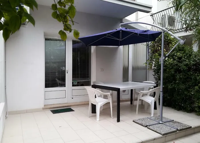 Flora Апартаменты Градо